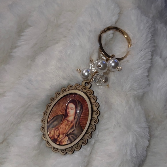Handmade wood keychain - Picture 1 of 3